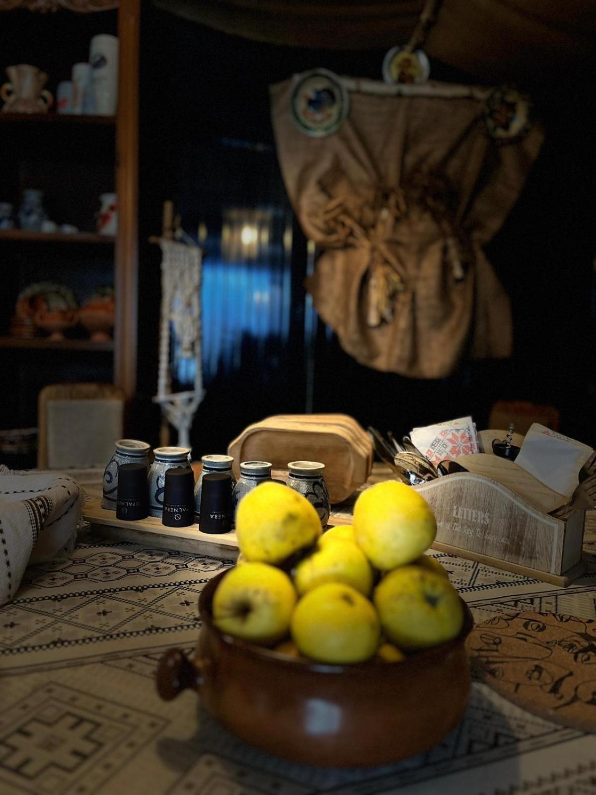 Cabana Rustic Borşa Rom bilde